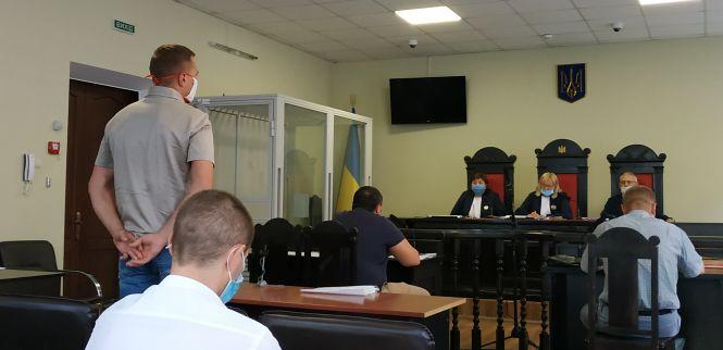 Новини Вінниці - фото з Перший номер з ТОПу кримінальників сам прийшов у поліцію. Через 15 років після вбивства Перший номер з ТОПу кримінальників сам прийшов у поліцію. Через 15 років після вбивства, фото №4 на сайті 20minut.ua