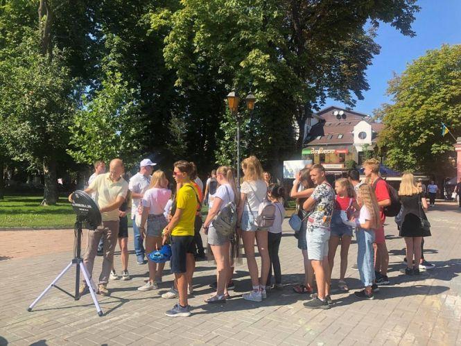 Новини Вінниці - фото з Знайти художника і заселфитись: у Вінниці відбувся мистецький квест Знайти художника і заселфитись: у Вінниці відбувся мистецький квест, фото №3 на сайті 20minut.ua