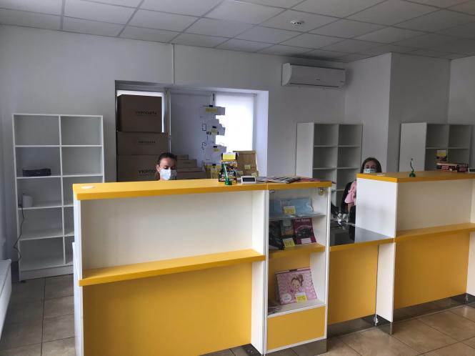 Новини Хмельницького - фото з “Усім відрізняється від інших”: на Озерній відкрили відділення “Укрпошти” Нет описания.