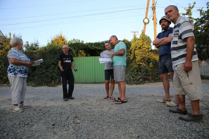 Новини Вінниці - фото з «Живемо в Середньовіччі»: в районі Бучми жителі 22 вулиць вже шість днів сидять без світла «Живемо в Середньовіччі»: в районі Бучми жителі 22 вулиць вже шість днів сидять без світла, фото №1 на сайті 20minut.ua