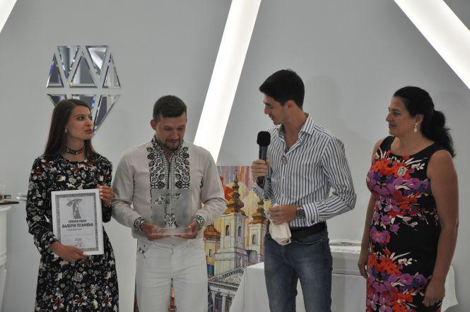 Новини Вінниці - фото з «The best artist – 2020». У Вінниці визнали кращим столичного художника Богдана Макаренка «The best artist – 2020». У Вінниці визнали кращим столичного художника Богдана Макаренка, фото №6 на сайті 20minut.ua