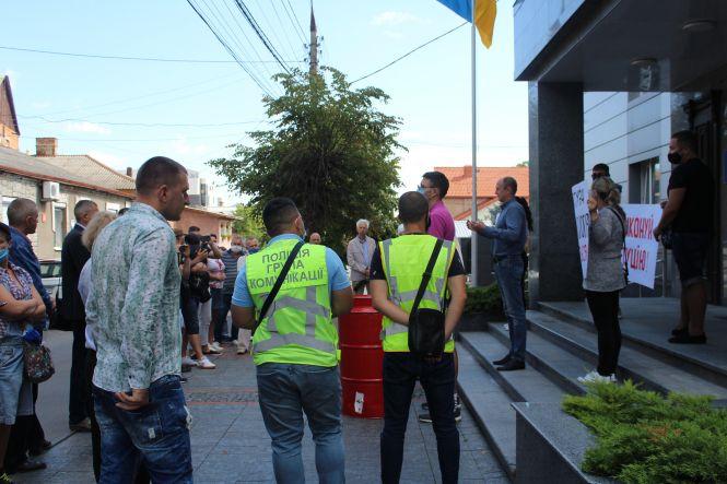 Новини Вінниці - фото з «Не здатний працювати — звільни крісло»: активісти протестують проти бездіяльності прокурорів «Не здатний працювати — звільни крісло»: активісти протестують проти бездіяльності прокурорів, фото №5 на сайті 20minut.ua