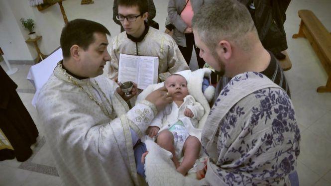 Скільки коштує хрещення дитини: що кажуть священники різних церков і тернополяни  (ГРАФІКА), фото №7 на сайті 20minut.ua