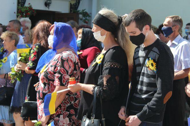 Новини Вінниці - фото з «Я просила його не йти на війну», — вінницькі матері на Ході Пам’яті про загиблих героїв «Я просила його не йти на війну», — вінницькі матері на Ході Пам’яті про загиблих героїв, фото №6 на сайті 20minut.ua