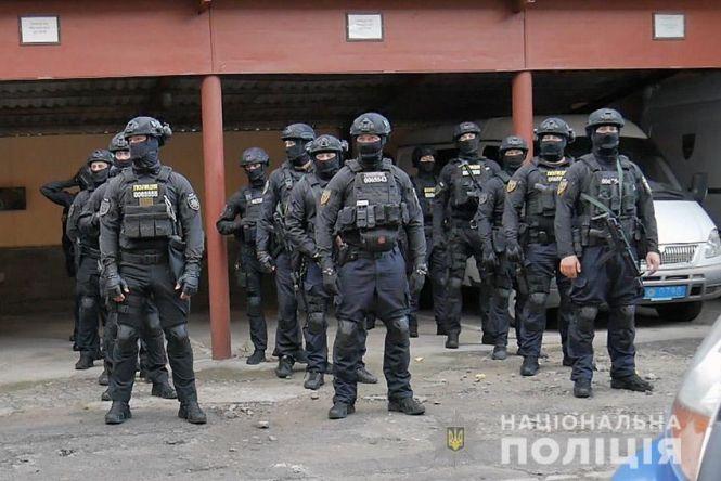 Масштабна спецоперація на Хмельниччині:  затримали банду, яка продавала метадон, фото №1 на сайті vsim.ua