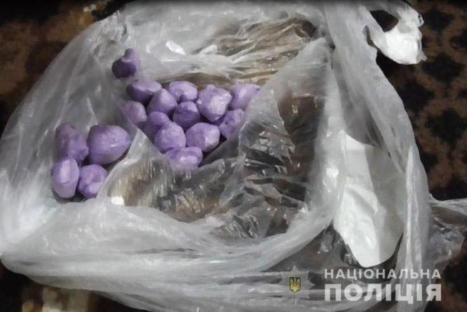 Масштабна спецоперація на Хмельниччині:  затримали банду, яка продавала метадон, фото №3 на сайті vsim.ua