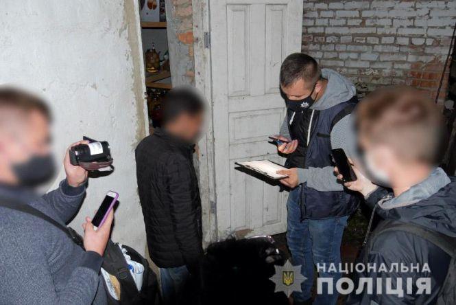 Масштабна спецоперація на Хмельниччині:  затримали банду, яка продавала метадон, фото №5 на сайті vsim.ua