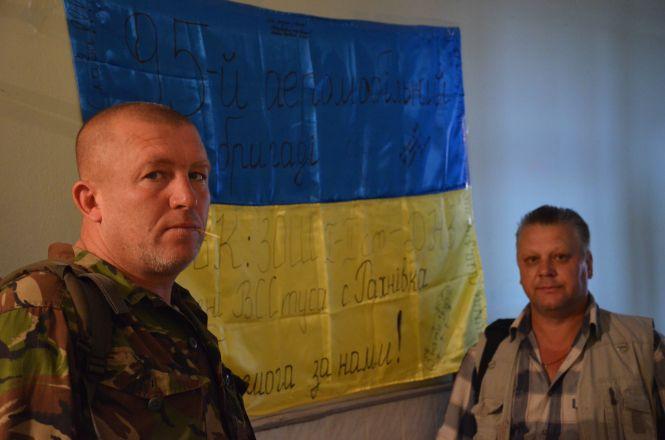 Новини Вінниці - фото з З-за спин жінок і дітей стріляли в десантника Коваленка. Згадаймо першого загиблого вінничанина З-за спин жінок і дітей стріляли в десантника Коваленка. Згадаймо першого загиблого вінничанина, фото №1 на сайті 20minut.ua