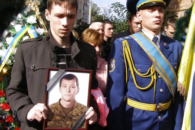 Новини Вінниці - фото з «Я просила його не йти на війну», — вінницькі матері на Ході Пам’яті про загиблих героїв «Я просила його не йти на війну», — вінницькі матері на Ході Пам’яті про загиблих героїв, фото №4 на сайті 20minut.ua