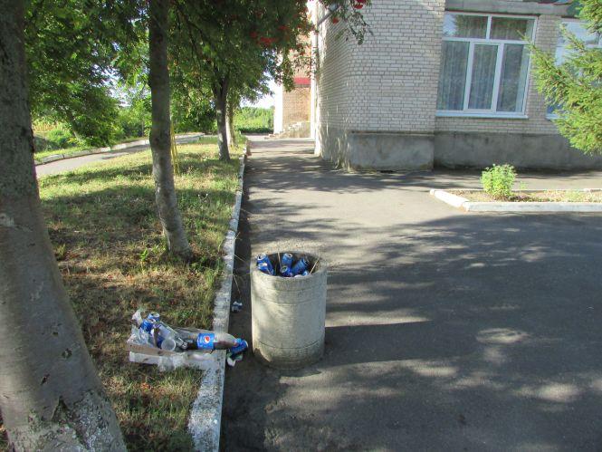 Прогулянка Козятинщиною: небезпечний люк, сміття та хитрі лісоруби, фото №6 на сайті 20minut.ua