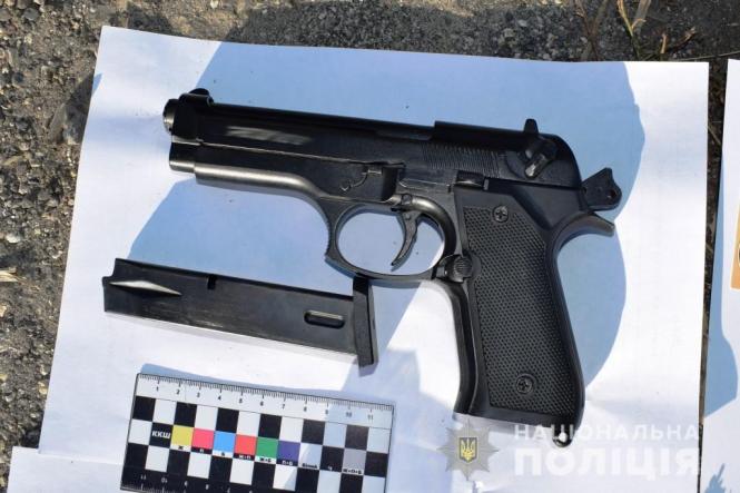 Новини Вінниці - фото з Напад на таксиста у Вінниці: затримали 25-річного зека, який стріляв та вкрав авто Напад на таксиста у Вінниці: затримали 25-річного зека, який стріляв та вкрав авто, фото №3 на сайті 20minut.ua