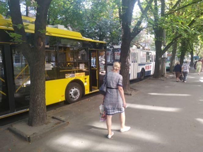 Новини Хмельницького - фото з Через ДТП на Кам'янецькій утворився затор (ФОТО) Через ДТП на Кам'янецькій утворився затор (ФОТО), фото №4 на сайті vsim.ua