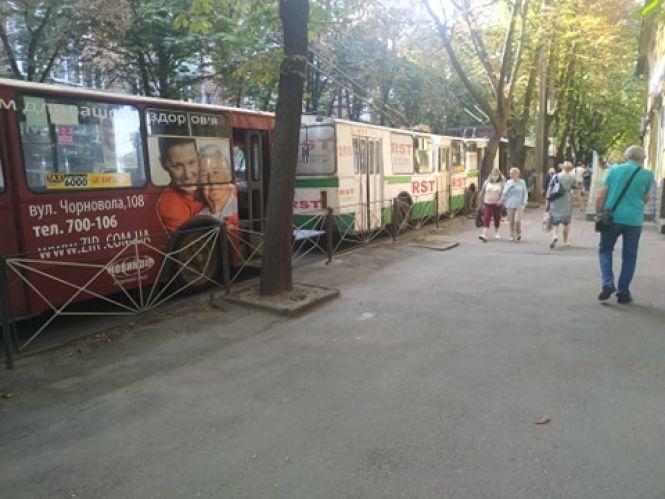 Новини Хмельницького - фото з Через ДТП на Кам'янецькій утворився затор (ФОТО) Через ДТП на Кам'янецькій утворився затор (ФОТО), фото №2 на сайті vsim.ua