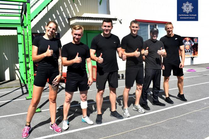 Новини Вінниці - фото з «Суботня заруба» у Вінниці: патрульна поліція перемогла професійних спортсменів «Суботня заруба» у Вінниці: патрульна поліція перемогла професійних спортсменів, фото №1 на сайті 20minut.ua