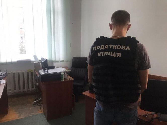 На Хмельниччині викрили центр мінімізації податків, який "відмив" десятки мільйонів гривень, фото №2 на сайті vsim.ua