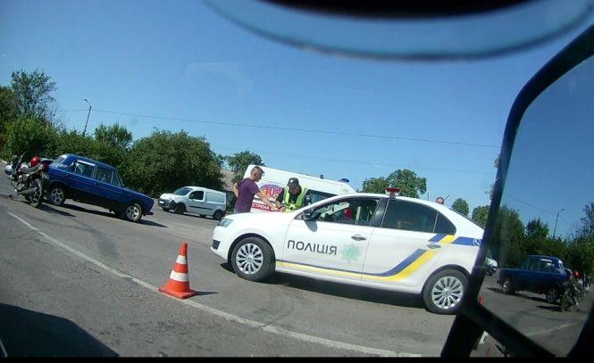 Новини Козятина - фото з ДТП по Білоцерківській: «шістка» в'їхала в мотоцикл