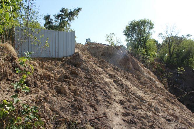 Новини Вінниці - фото з Біля Замкової гори планують відкрити торгівельно-сервісний центр. Чи законне це будівництво? Біля Замкової гори планують відкрити торгівельно-сервісний центр. Чи законне це будівництво?, фото №2 на сайті 20minut.ua