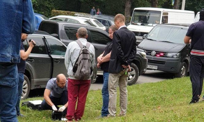Новини Тернополя - фото з Біля поліклініки на Купчинського - СБУ і поліція. Кого затримали? (ОНОВЛЕНО) Біля поліклініки на Купчинського - СБУ і поліція. Кого затримали? (ОНОВЛЕНО), фото №3 на сайті 20minut.ua