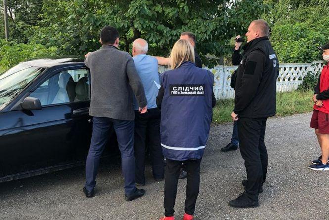 Вимагав гроші у бійця ООС: на Хмельниччині голова сільради попався на хабарі, фото №1 на сайті vsim.ua