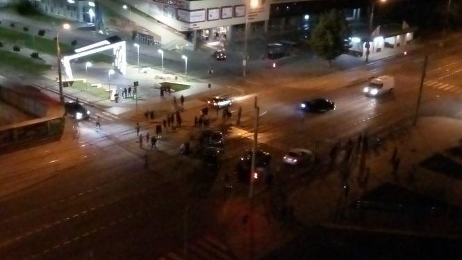 Новини Вінниці - фото з Нічна троща на Келецькій: розбилось три іномарки. Водій та двоє пішоходів в лікарні Нічна троща на Келецькій: розбилось три іномарки. Водій та двоє пішоходів в лікарні, фото №1 на сайті 20minut.ua