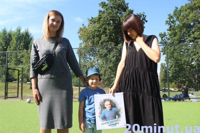 Новини Тернополя - фото з «Шість років минуло, але біль не стих»: в пам’ять про Андрія Юркевича провели турнір з міні-футболу «Шість років минуло, але біль не стих»: в пам’ять про Андрія Юркевича провели турнір з міні-футболу, фото №1 на сайті 20minut.ua