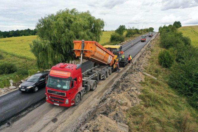 Новини Вінниці - фото з Відновлення доріг на Вінниччині – Сергій Борзов назвав цифри і факти (Департамент інформаційної діяльності ОДА) Відновлення доріг на Вінниччині – Сергій Борзов назвав цифри і факти (Департамент інформаційної діяльності ОДА), фото №3 на сайті 20minut.ua