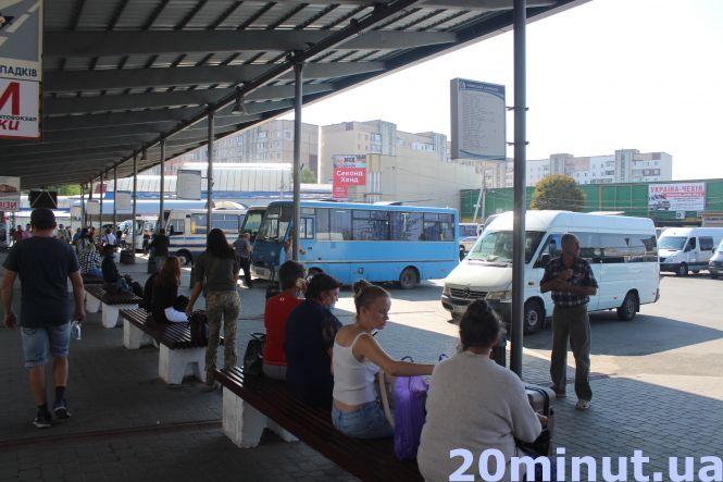 Новини Тернополя - фото з «У мене літак у Львові, що тепер робити?»: на потяг у Тернополі тепер не сісти. А що з автобусами? «У мене літак у Львові, що тепер робити?»: на потяг у Тернополі тепер не сісти. А що з автобусами?, фото №2 на сайті 20minut.ua