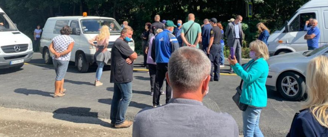 Новини Тернополя - фото з «Ми хочемо працювати»: на Тернопільщині одразу в декількох районах протестують проти «червоної зони» «Ми хочемо працювати»: на Тернопільщині одразу в декількох районах протестують проти «червоної зони», фото №1 на сайті 20minut.ua