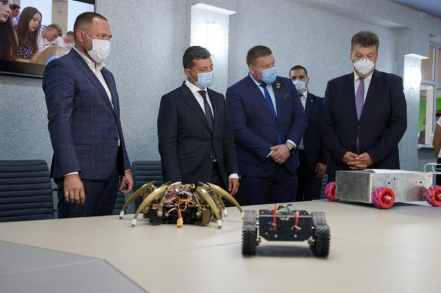 Новини Житомира - фото з Вчора «Житомирська політехніка» приймала Президента України Вчора «Житомирська політехніка» приймала Президента України, фото №5 на сайті 20minut.ua