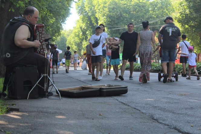 Новини Вінниці - фото з Важливе за вчора. Найцікавіші новини 8 вересня, які ви могли пропустити Як масові свята впливають на поширення «ковіду»? Аналізуємо статистику
