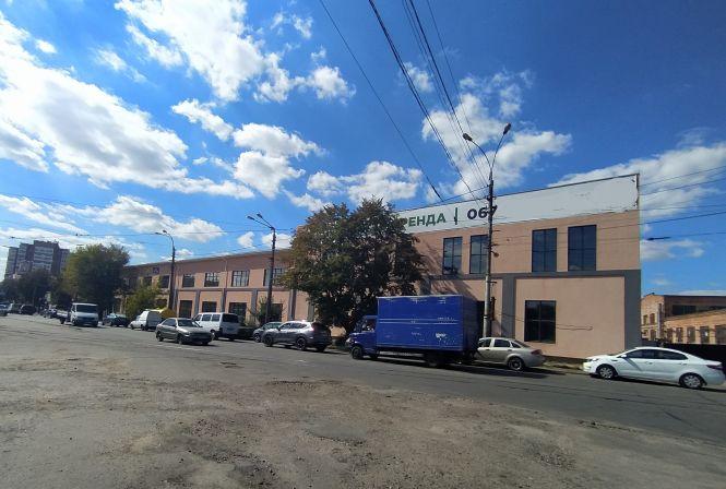 Мега-парковка з міні-сквером. Що є біля нового «Епіцентру» у Вінниці, фото №9 на сайті 20minut.ua