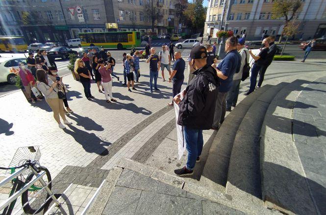 Новини Вінниці - фото з «Далі будуть у Вінниці?». Активісти засудили спільне патрулювання з бойовиками на Донбасі «Далі будуть у Вінниці?». Активісти засудили спільне патрулювання з бойовиками на Донбасі, фото №1 на сайті 20minut.ua