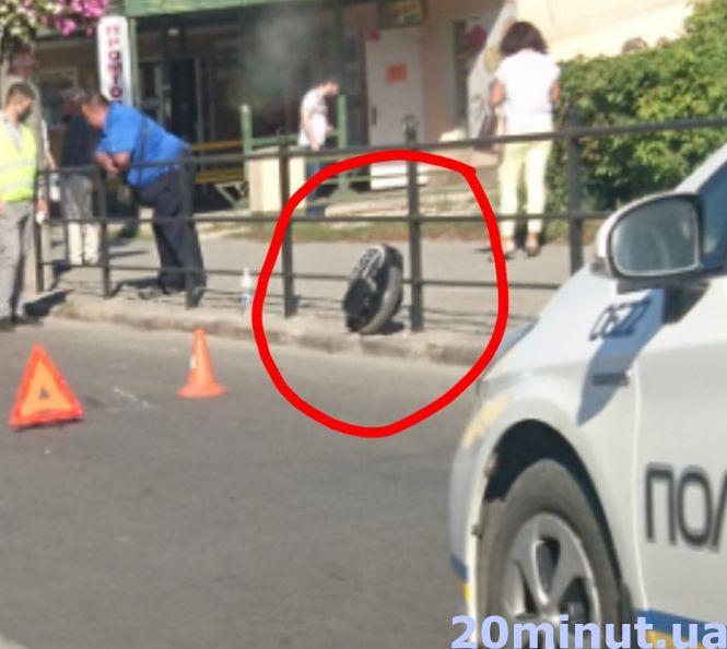 Новини Тернополя - фото з ДТП на Бандери: загинув, чоловік, який їхав на моноколесі. З ночі в області - уже три смертельні аварії ДТП на Бандери: загинув, чоловік, який їхав на моноколесі. З ночі в області - уже три смертельні аварії, фото №1 на сайті 20minut.ua