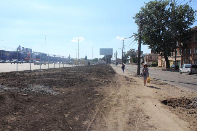 Мега-парковка з міні-сквером. Що є біля нового «Епіцентру» у Вінниці, фото №2 на сайті 20minut.ua