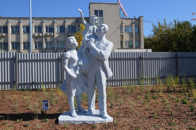 Мега-парковка з міні-сквером. Що є біля нового «Епіцентру» у Вінниці, фото №6 на сайті 20minut.ua