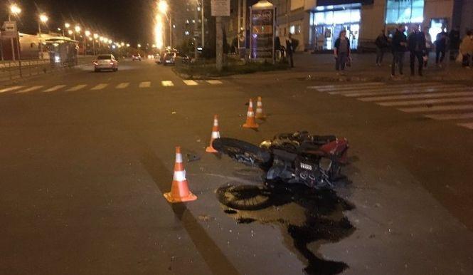 Новини Вінниці - фото з Потрійна троща на Келецькій: медики госпіталізували двох потерпілих Потрійна троща на Келецькій: медики госпіталізували двох потерпілих, фото №1 на сайті 20minut.ua