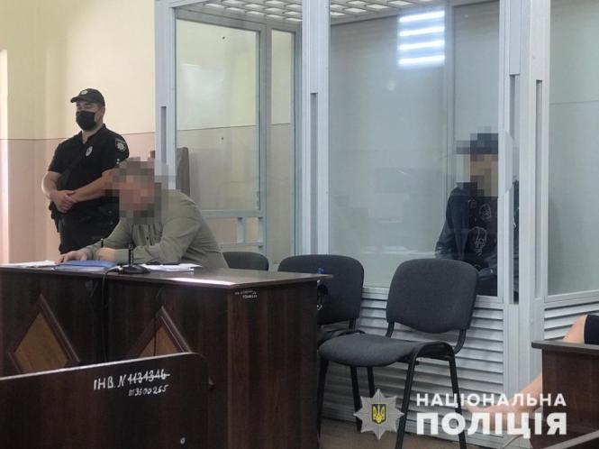 Новини Житомира - фото з У Бердичеві "рабовласники" незаконно утримували у неволі людей, катували на камеру і викладали відео в ютуб У Бердичеві "рабовласники" незаконно утримували у неволі людей, катували на камеру і викладали відео в ютуб, фото №2 на сайті 20minut.ua