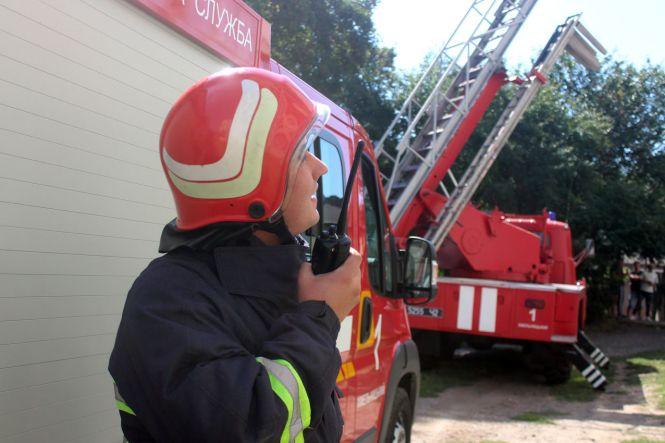 Новини Хмельницького - фото з В центрі Хмельницького через недопалок ледь не загорілась квартира В центрі Хмельницького через недопалок ледь не загорілась квартира, фото №2 на сайті vsim.ua