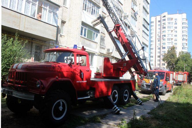 Новини Хмельницького - фото з В центрі Хмельницького через недопалок ледь не загорілась квартира В центрі Хмельницького через недопалок ледь не загорілась квартира, фото №1 на сайті vsim.ua