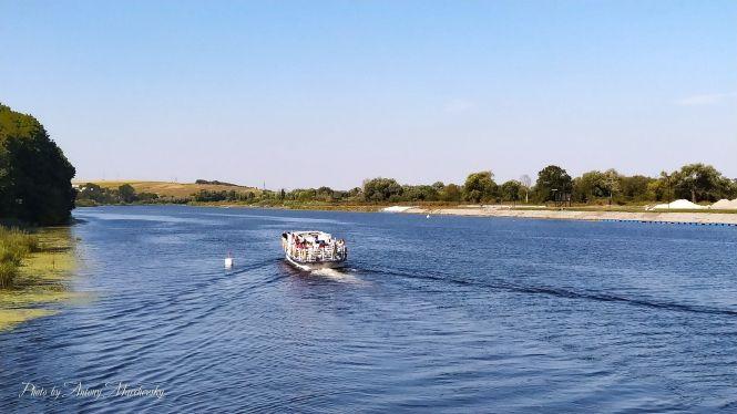 Новини Тернополя - фото з Фото дня: як новий теплохід "Сигма" проходить під Білецьким мостом Фото дня: як новий теплохід "Сигма" проходить під Білецьким мостом, фото №3 на сайті 20minut.ua