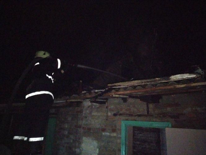 У Махаринцях горів будинок, фото №2 на сайті 20minut.ua