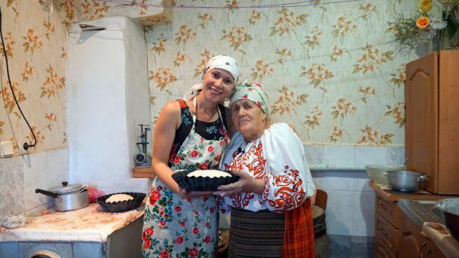 Новини Козятина - фото з Коровайниця Яніна Гунчак з Білопілля: «Як має пара жити – таким буде коровай» Коровайниця Яніна Гунчак з Білопілля: «Як має пара жити – таким буде коровай», фото №1 на сайті 20minut.ua