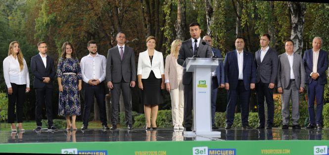 Новини Хмельницького - фото з Україна починається з кожної громади, села, міста, регіону (пресслужба партії "Слуга народу") Україна починається з кожної громади, села, міста, регіону (пресслужба партії "Слуга народу"), фото №2 на сайті vsim.ua