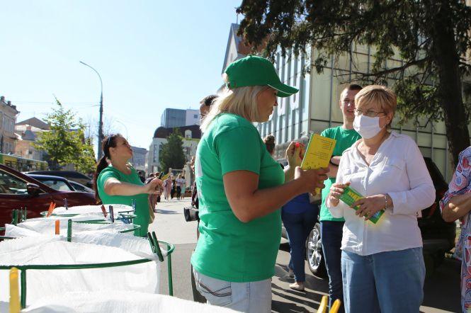 Новини Вінниці - фото з У Вінниці з’явився «Екомобіль». На ньому будуть збирати вторсировину для переробки У Вінниці з’явився «Екомобіль». На ньому будуть збирати вторсировину для переробки, фото №3 на сайті 20minut.ua