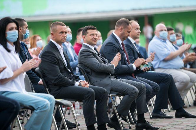 Новини Хмельницького - фото з Україна починається з кожної громади, села, міста, регіону (пресслужба партії "Слуга народу") Україна починається з кожної громади, села, міста, регіону (пресслужба партії "Слуга народу"), фото №5 на сайті vsim.ua