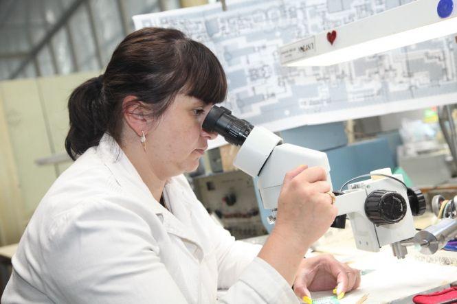 Новини Хмельницького - фото з За лаштунками ДП «Новатор». Як Олексій Свістунов змінює завод (пресслужба партії "Сила і честь") За лаштунками ДП «Новатор». Як Олексій Свістунов змінює завод (пресслужба партії "Сила і честь"), фото №3 на сайті vsim.ua