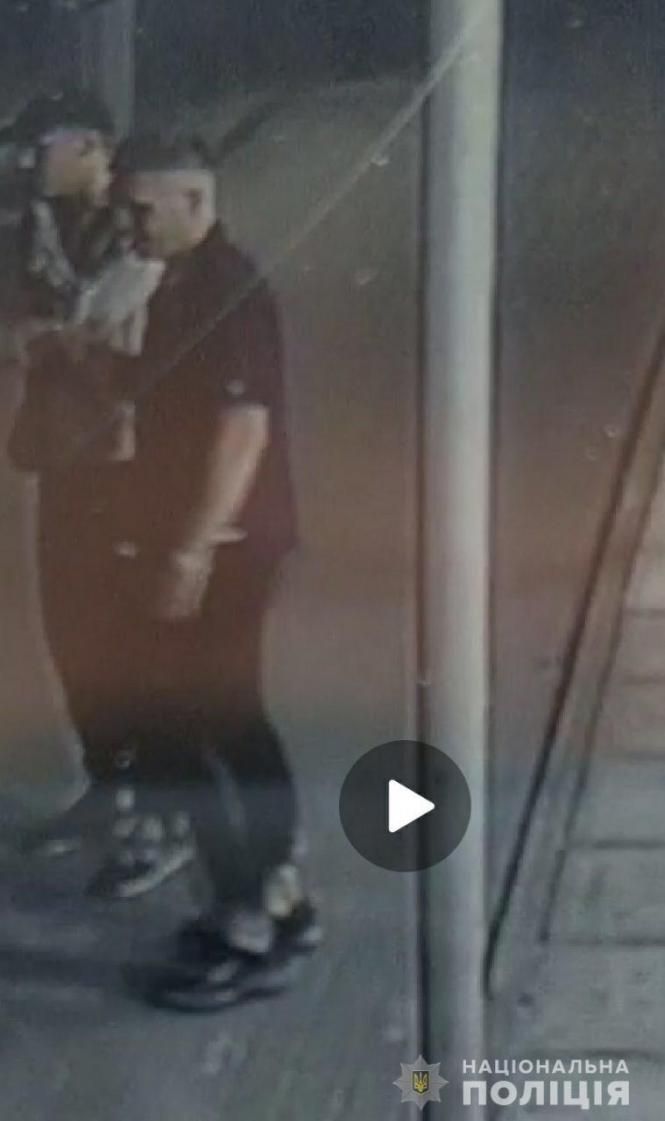 Новини Вінниці - фото з Стрижка «полубокс» у хлопця та білявка: у Вінниці шукають кримінальне тріо Стрижка «полубокс» у хлопця та білявка: у Вінниці шукають кримінальне тріо, фото №2 на сайті 20minut.ua