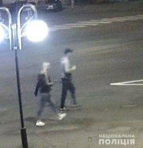 Новини Вінниці - фото з Стрижка «полубокс» у хлопця та білявка: у Вінниці шукають кримінальне тріо Стрижка «полубокс» у хлопця та білявка: у Вінниці шукають кримінальне тріо, фото №4 на сайті 20minut.ua