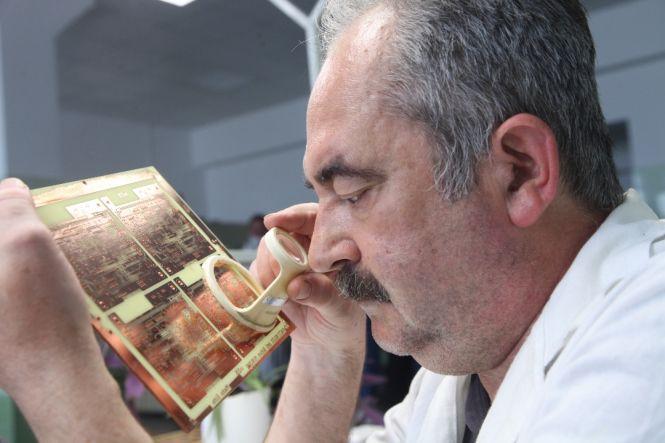 Новини Хмельницького - фото з За лаштунками ДП «Новатор». Як Олексій Свістунов змінює завод (пресслужба партії "Сила і честь") За лаштунками ДП «Новатор». Як Олексій Свістунов змінює завод (пресслужба партії "Сила і честь"), фото №4 на сайті vsim.ua