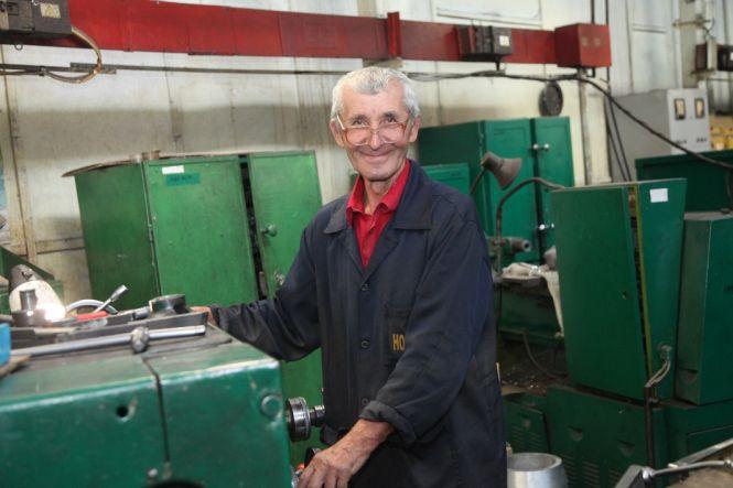 Новини Хмельницького - фото з За лаштунками ДП «Новатор». Як Олексій Свістунов змінює завод (пресслужба партії "Сила і честь") За лаштунками ДП «Новатор». Як Олексій Свістунов змінює завод (пресслужба партії "Сила і честь"), фото №9 на сайті vsim.ua